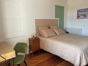 Suite, vue sur le jardin | Rideaux dâobscurcissement, accĂšs au Wi-Fi (inclus)
