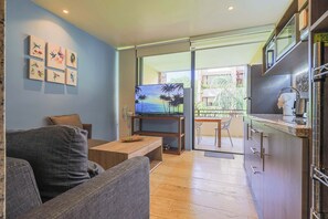 テレビ、書斎 / ワークスペース