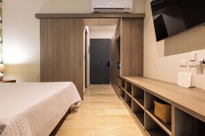 Schreibtisch, Bügeleisen/Bügelbrett, kostenloses WLAN, Bettwäsche