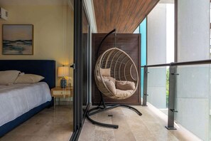 2 bedrooms, iron/ironing board, free WiFi, bed sheets - Stylish Condo, Rooftop Pool, Jacuzzi, Prime Playa (Playa del Carmen)