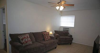 Cozy Apartment Near Fort Sill Perfect for Military Families & Visitors!