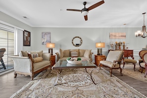 Condo, 2 Bedrooms | Living area