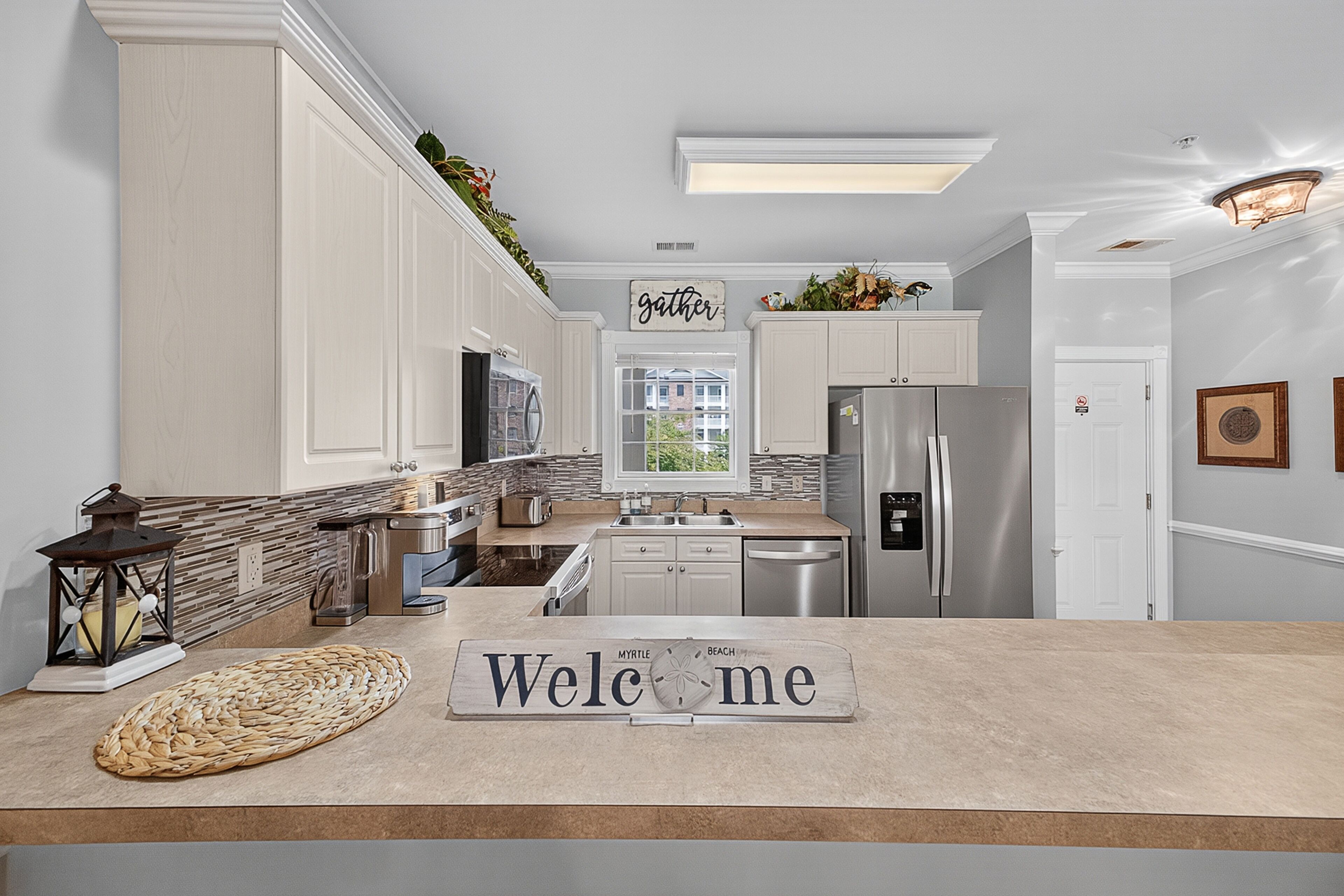 Condo, 2 Bedrooms | Private kitchen | Fridge, oven, coffee/tea maker, toaster