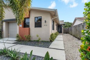 House, 3 Bedrooms | Exterior - Fox Sonata Downtown Pool House 3 Bedroom Home (Fort Lauderdale)