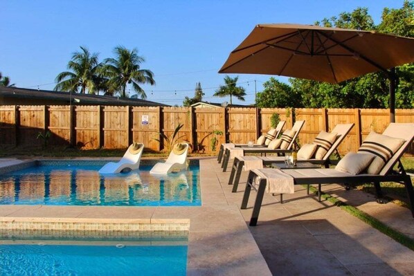 House, 4 Bedrooms | Pool | Outdoor pool, a heated pool - Fox Garden Luxury Boho Near Downtown & Beach 4 Bedroom Home (Fort Lauderdale)