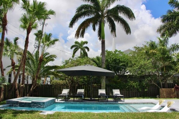 Maison, plusieurs chambres | Piscine | Piscine extérieure, piscine chauffée