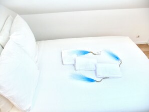 1 bedroom, Internet, bed sheets