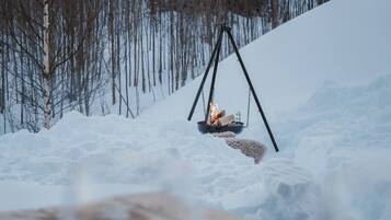 Loft, 5 Bedrooms, Balcony, Lake View | Property grounds