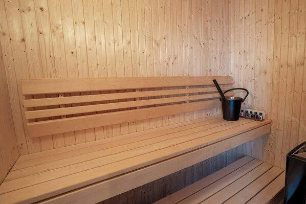 Loft, 5 Bedrooms, Balcony, Lake View | Sauna - Spacious Lodge With Sauna, ski Centre (Krodsherad)