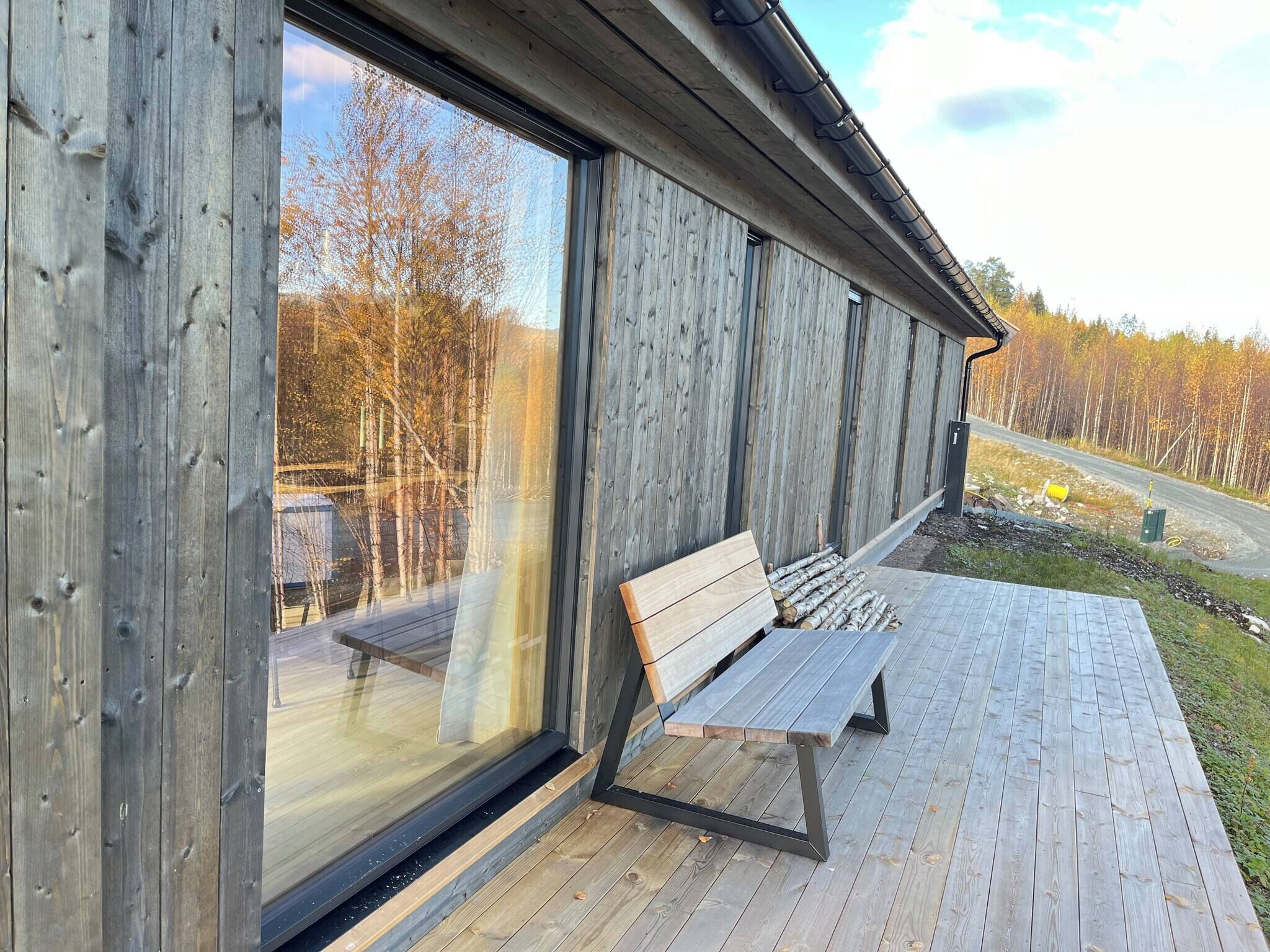 Gác, 5 phòng ngủ, ban công, quang cảnh hồ | Khu phòng khách | Sách 