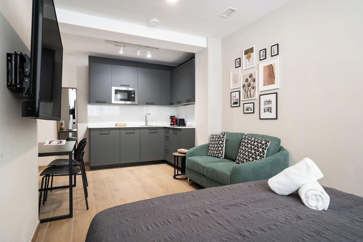Standard Studio, Ground Floor | Seterika/papan seterika, Wi-fi percuma