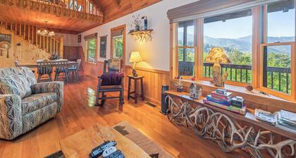 Private 2 Bd 2 Ba Cabin Views, Hot Tub, Near Parkway, King Master