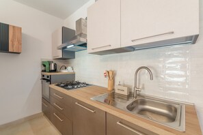 Kühlschrank, Ofen, Herdplatte, Geschirrspüler