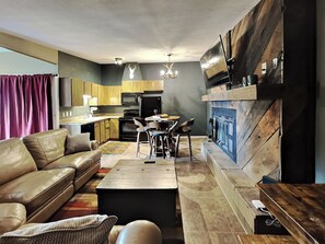 Smart TV, fireplace