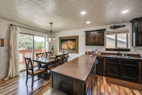 Walk to Downtown: Family-Friendly Cody Home!