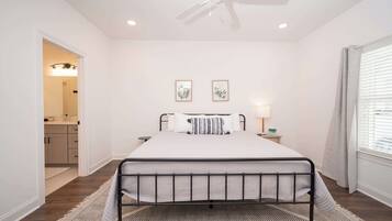 3 makuuhuonetta, silitysrauta/-lauta, Wi-Fi, vuodevaatteet