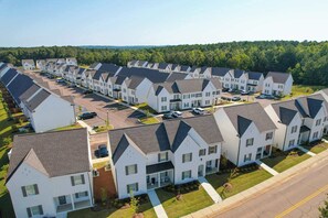 Exterior - Fenway to First Down by Apex Short Term Stays (Oxford)