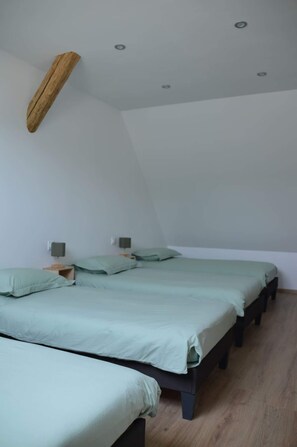 11 slaapkamers, geluiddichte muren, gratis wifi