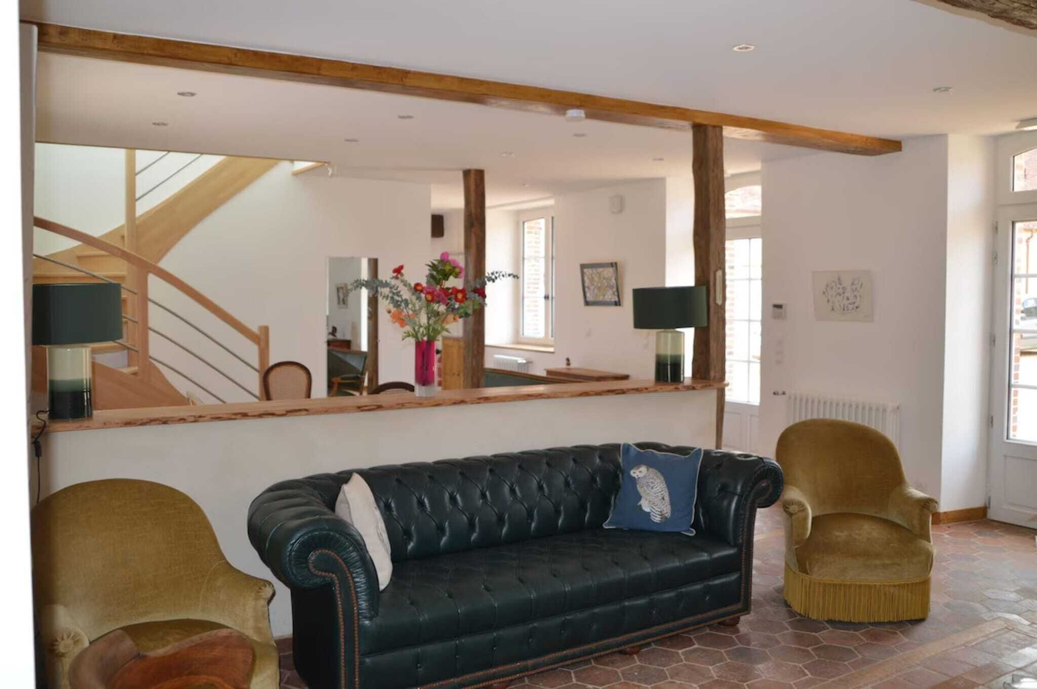 المنشأة من الداخل