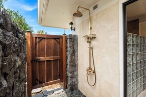 Ferienhaus, Mehrere Betten, Poolzugang, Meerblick (Heavens) | Unterkunftsgelände
