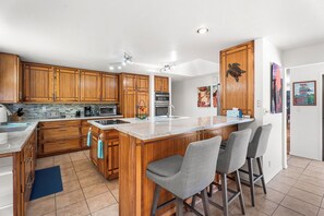 House, Multiple Beds, Pool Access, Ocean View (Heavens) | Private kitchen | Fridge, microwave, oven, stovetop - Great Ocean Views Private Pool Wifi Expanded Lanai! (Kailua-Kona)