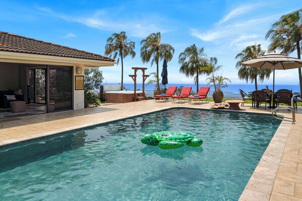 Outdoor pool - Great Ocean Views Private Pool Wifi Expanded Lanai! (Kailua-Kona)