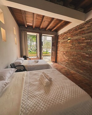 Habitación cuádruple Confort, vista al parque | Wifi gratis 