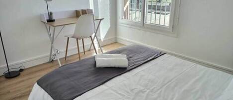 3 chambres, fer et planche à repasser, Wi-Fi