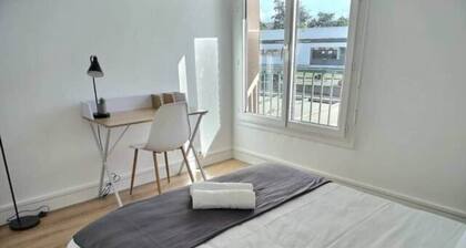 Le Georges:Vaste 3Ch, free park, Tram, 3km circuit