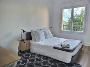 3 bedrooms, iron/ironing board, WiFi