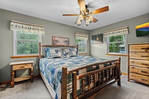 3 bedrooms, iron/ironing board, free WiFi, bed sheets