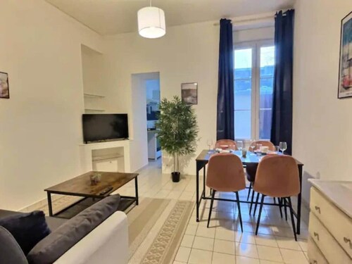 Oyon Patio* T3 * 4pers * Station * Private courtyard