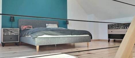 Iron/ironing board, WiFi