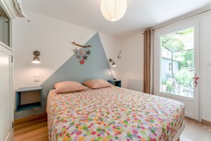 1 bedroom, iron/ironing board, WiFi, bed sheets - Holiday Home 'Jardin' with Shared Pool, Private Terrace and Wi-Fi (L'Isle-sur-la-Sorgue)
