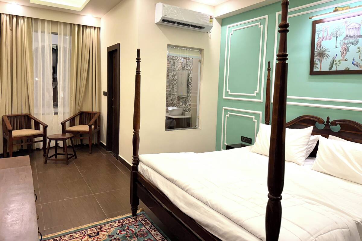 Luxury Double Room | Free WiFi
