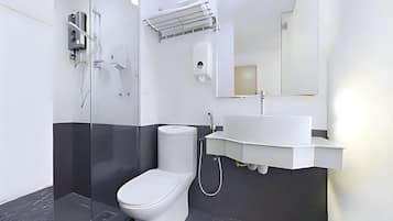 Standard Double Room | Bathroom