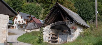 Cottage "La Ferme de l’Ours" with Mountain View, Private Terrace and Wi-Fi