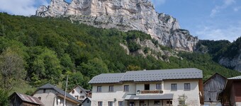 Cottage "La Ferme de l’Ours" with Mountain View, Private Terrace and Wi-Fi