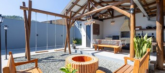 Comfortable and Sophisticated Accommodations Just Minutes From the Beach - VIL