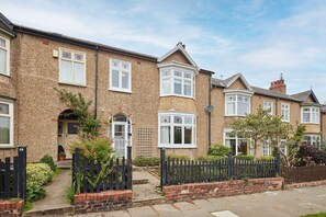 House | 3 bedrooms, desk - Host Stay Bristol Avenue (Saltburn-by-the-Sea)