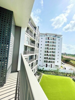 Property grounds - Stylish & Cozy 2 Bedroom Apt @East Legon (Accra)