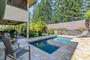 Outdoor pool - On the Beach! Spacious Private Home With Pool - Vrkcv (Kailua-Kona)