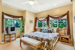 House, Multiple Beds, Pool Access, Partial Ocean View (Keiki Beach 6 at Kona Bay Estates) | 3 bedrooms, free WiFi - On the Beach! Spacious Private Home With Pool - Vrkcv (Kailua-Kona)