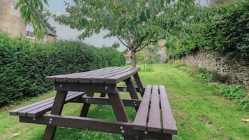 Khu ẩm thực ngoài trời