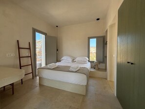 Romantic Suite, Sea View | In-room safe, free WiFi