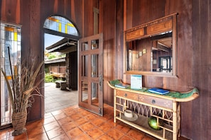 House, Multiple Beds, Pool Access, Ocean View (Ailina House) | Interior