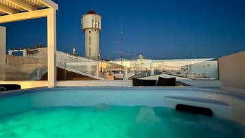 Tina de hidromasaje al aire libre