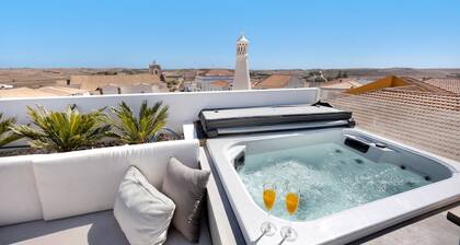 Maison de Vacances 'Surferâs Sanctuary - Algarve' avec Vue sur la Montagne, Wi-Fi et Climatisation