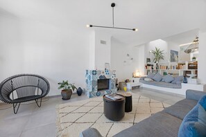 Televisión, chimenea