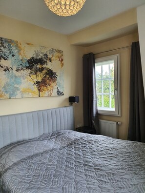 3 bedrooms, WiFi, bed sheets - Holiday Home 'Villa Meschede' with Private Terrace and Private Garden (Meschede)